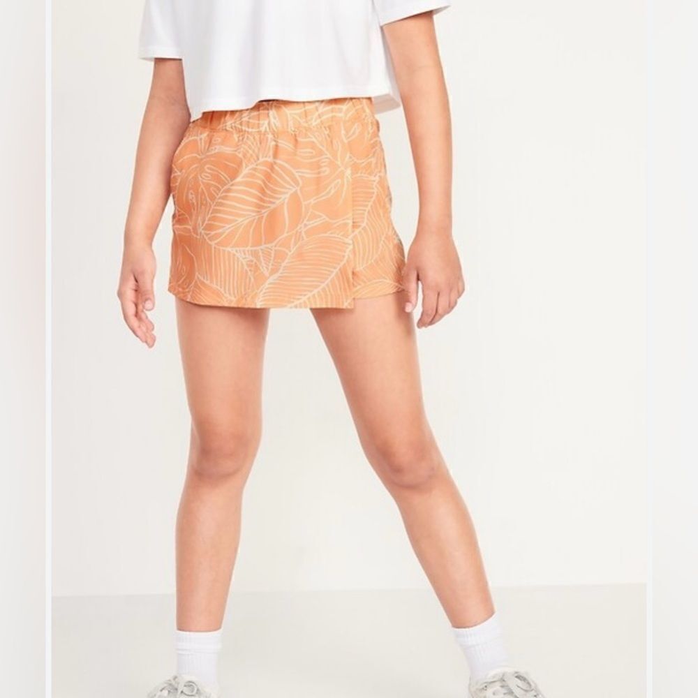NWOT … OLD NAVY “Size: L - (10-12)” Stetchtech Skort